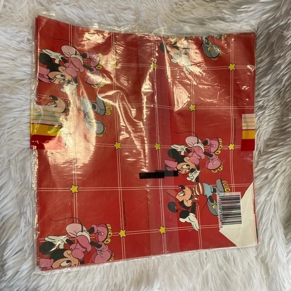 NWT Vintage Disney Micky and Minnie gift wrap by CLEO